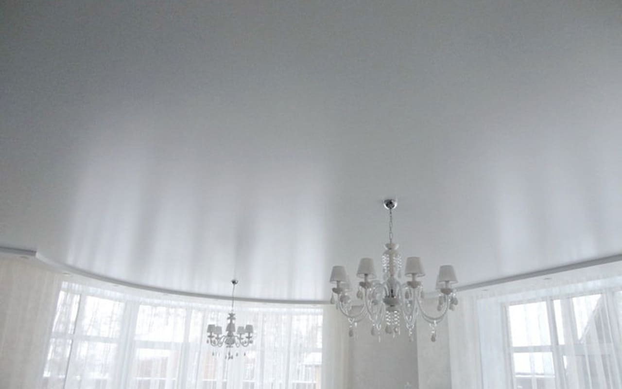 сАТИНОВЫЙ ПОТОЛОК 